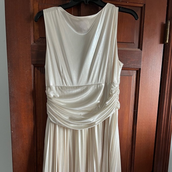 Julian Taylor sleeveless pleated Marilyn Monroe style dress - Picture 3 of 5